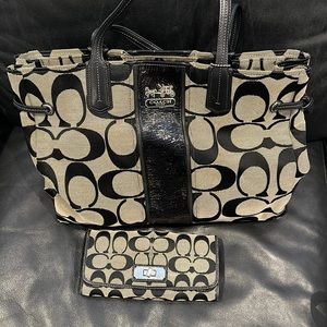 Gorgeous Coach purse and matching full size wallet